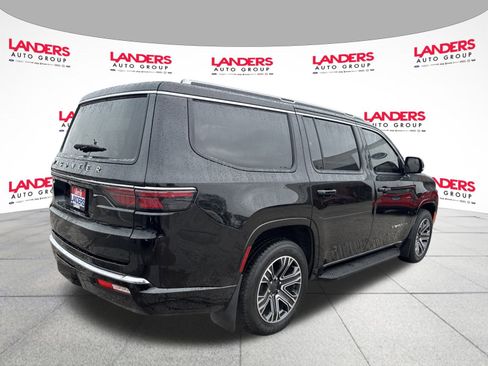 Used 2023 Jeep Wagoneer BASE w/ Premium Group I image 3