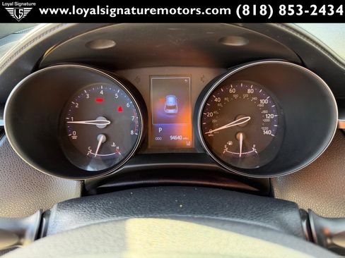 Used 2018 Toyota C-HR XLE image 24