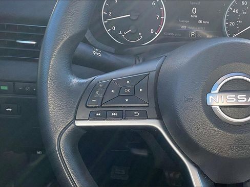 Used 2024 Nissan Sentra SV image 11