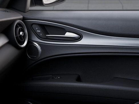 New 2025 Alfa Romeo Stelvio Sprint w/ Convenience Package image 25