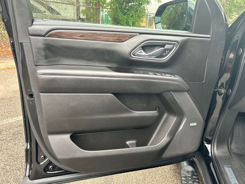 Used 2022 Chevrolet Tahoe Z71 w/ Luxury Package image 12