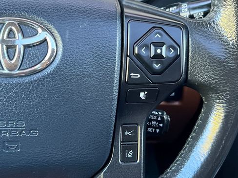 Used 2018 Toyota Sequoia Platinum w/ Carpet Mat Package AWD/4WD image 30