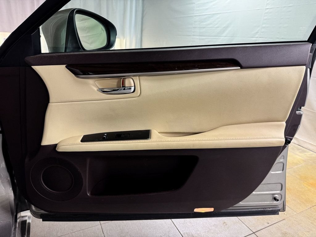 Used 2017 Lexus ES 350 w/ Luxury Pkg & Navigation w/ Luxury Package FWD image 18