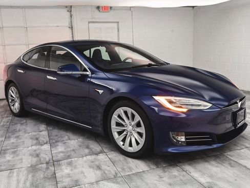 Used 2016 Tesla Model S 75D image 3