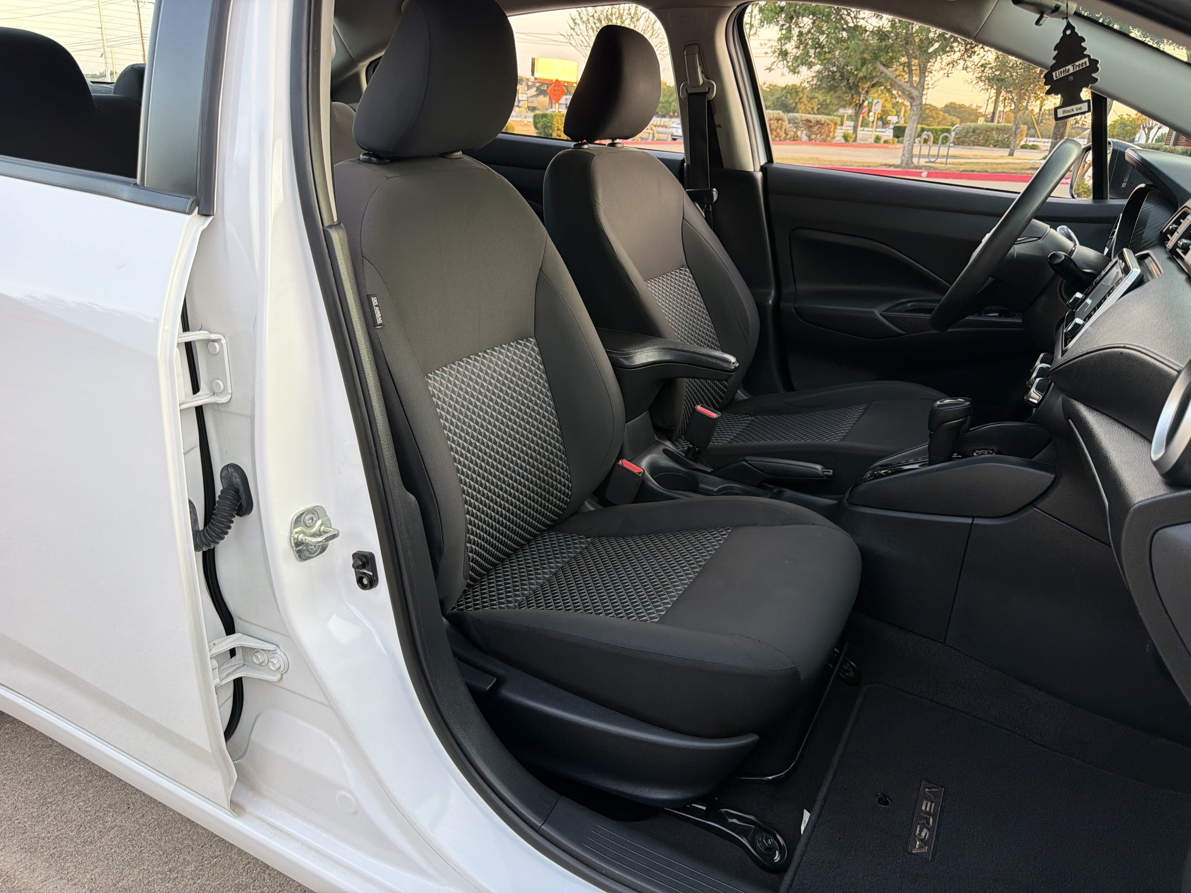 Used 2021 Nissan Versa S FWD image 10