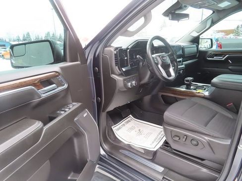 Used 2024 GMC Sierra 1500 Elevation w/ Preferred Package AWD/4WD image 9