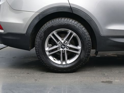 Used 2017 Hyundai Santa Fe Sport image 9