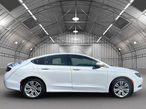 Used 2015 Chrysler 200 Limited w/ Convenience Group FWD image 6