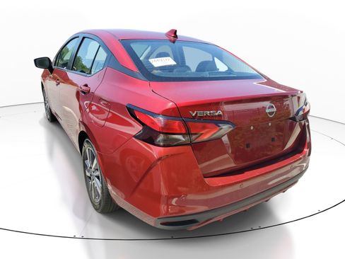 Used 2025 Nissan Versa SV image 4