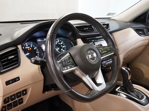 Used 2018 Nissan Rogue SL w/ Premium Package AWD/4WD image 7