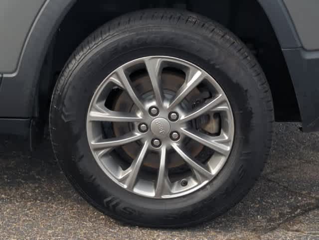 Certified 2020 Jeep Cherokee Latitude Plus w/ Cold Weather Group AWD/4WD image 14