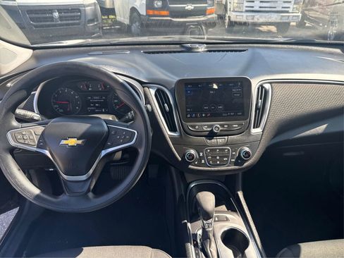 Used 2023 Chevrolet Malibu LT FWD image 25