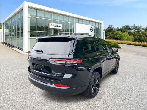 Used 2023 Jeep Grand Cherokee L Laredo AWD/4WD image 5