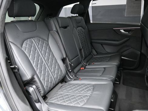 Used 2023 Audi SQ7 Prestige w/ Prestige Package AWD/4WD image 26
