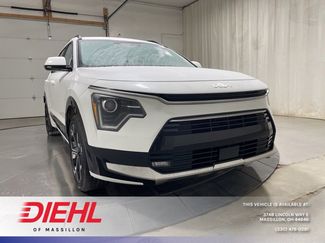 Used 2024 Kia Niro EX Touring video 1