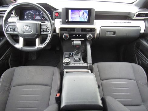 Used 2024 Toyota Tacoma TRD Off-Road image 29