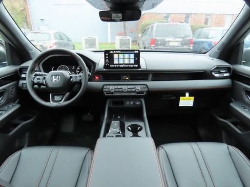 New 2025 Honda Pilot TrailSport image 18