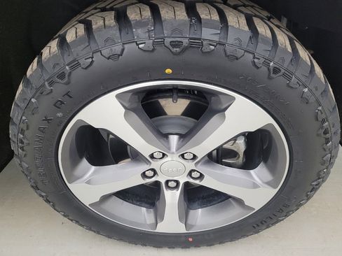 Used 2022 Jeep Grand Cherokee Limited 4xe image 31