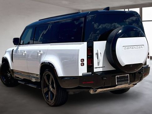Certified 2025 Land Rover Defender 130 X-Dynamic SE AWD/4WD image 11