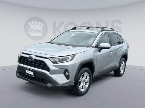 Used 2020 Toyota RAV4 XLE w/ Convenience Package AWD/4WD image 5
