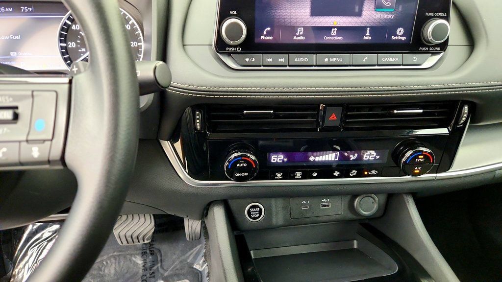 Used 2023 Nissan Rogue SV FWD image 17