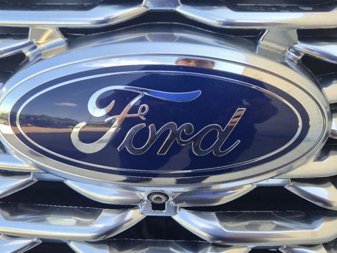 Used 2021 Ford Explorer Platinum w/ Equipment Group 601A AWD/4WD image 9