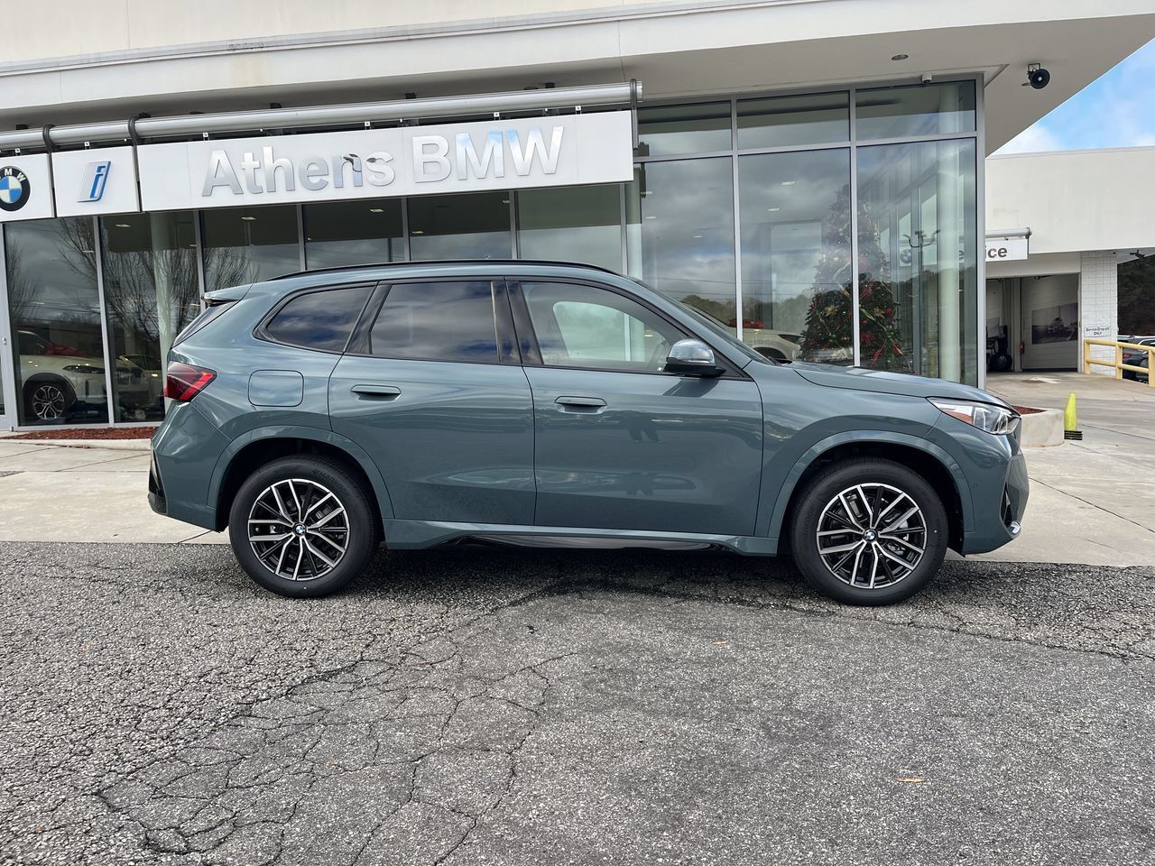 Used 2026 BMW X1 xDrive28i w/ M Sport Package AWD/4WD image 9