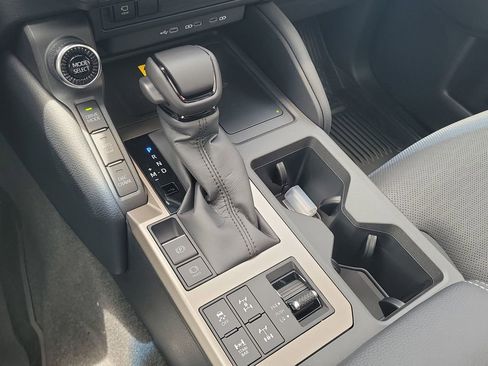 New 2027 Toyota Land Cruiser w/ Premium Package AWD/4WD image 18