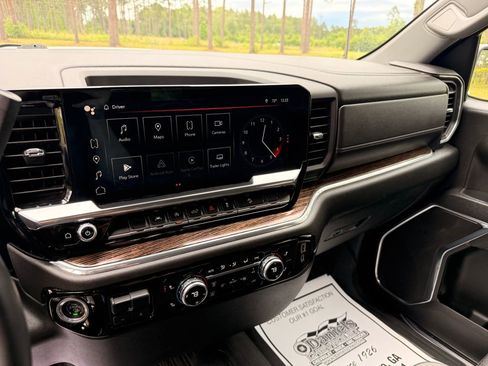 Used 2023 GMC Sierra 1500 SLE AWD/4WD image 16