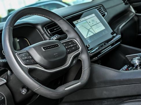 Used 2022 Jeep Wagoneer Series II AWD/4WD image 21