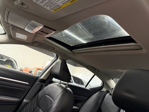 Used 2024 Nissan Altima 2.5 SR w/ SR Premium Package image 26