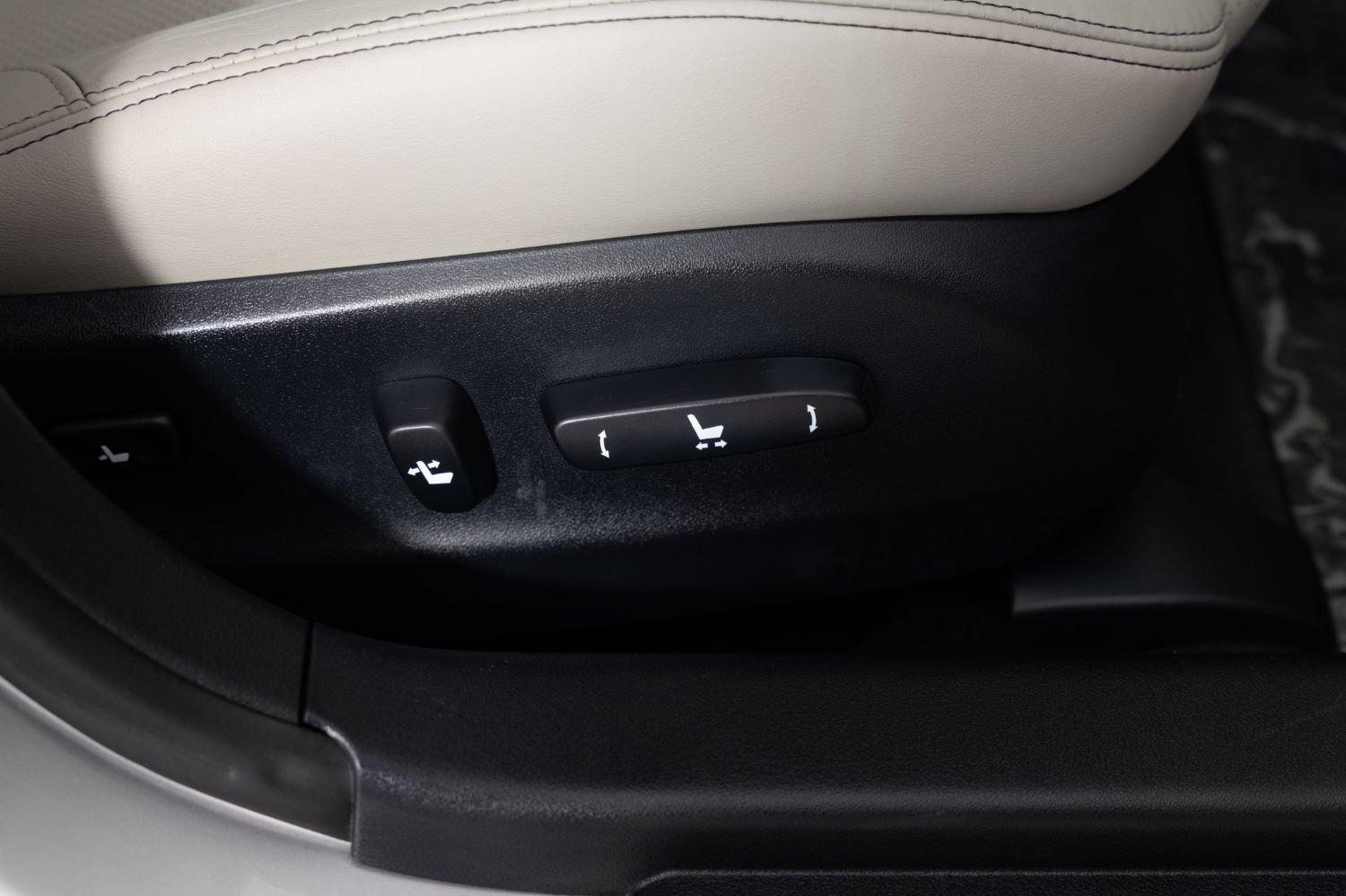 Used 2010 Lexus IS 250 w/ Premium Pkg Value Edition RWD image 28