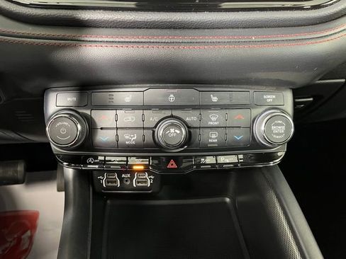 Used 2023 Dodge Durango GT AWD/4WD image 33