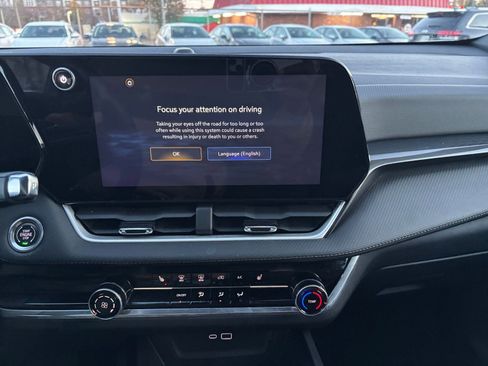 Used 2025 Chevrolet Equinox LT image 18