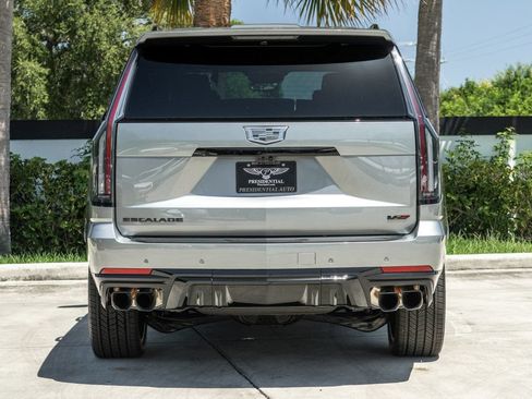 Used 2026 Cadillac Escalade V w/ LPO, ONYX Package AWD/4WD image 6