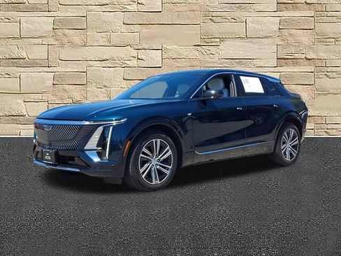Certified 2024 Cadillac Lyriq Luxury AWD/4WD image 1