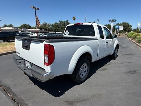 Used 2015 Nissan Frontier S RWD image 4