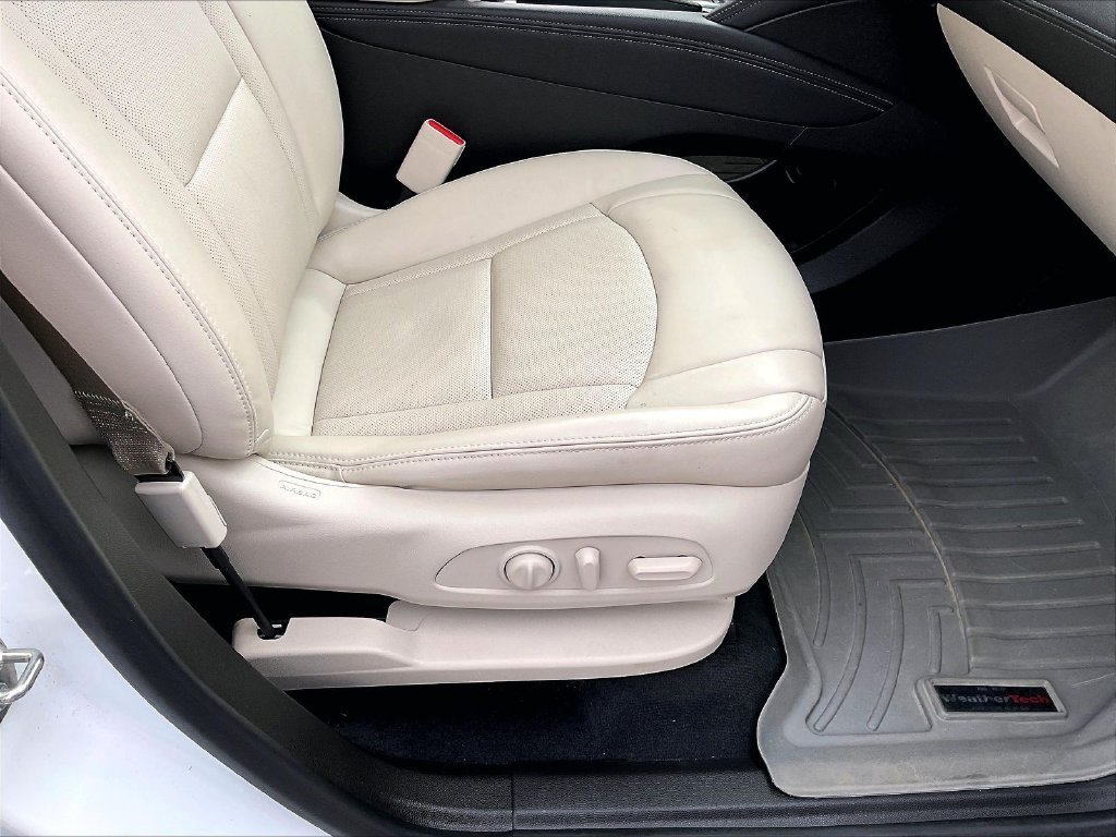 Used 2023 Buick Enclave Essence w/ Experience Buick Package AWD/4WD image 38