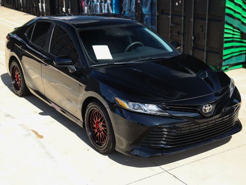 Used 2020 Toyota Camry LE FWD image 18