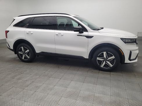 Used 2022 Kia Sorento S image 11