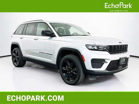 Used 2023 Jeep Grand Cherokee Altitude AWD/4WD image 1