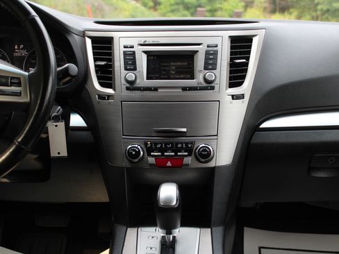 Used 2014 Subaru Outback 2.5i Premium image 21