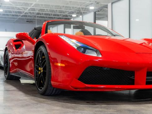 Used 2018 Ferrari 488 Spider RWD image 8
