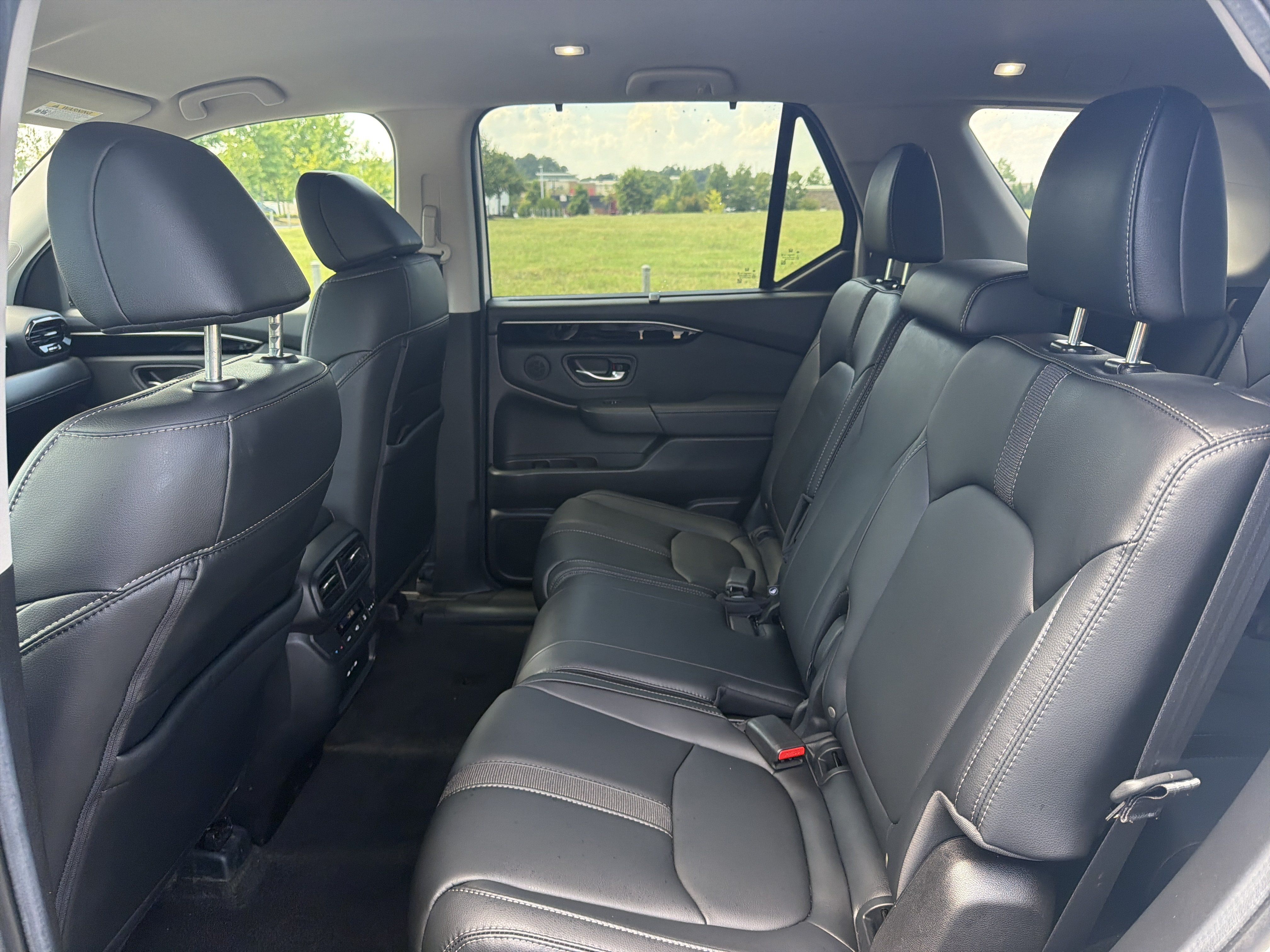Used 2025 Honda Pilot EX-L image 26