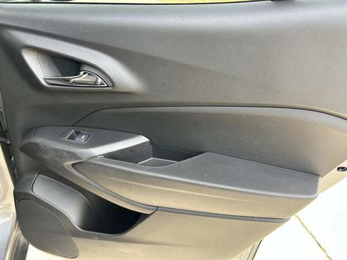 Used 2024 Chevrolet Trax LT image 18