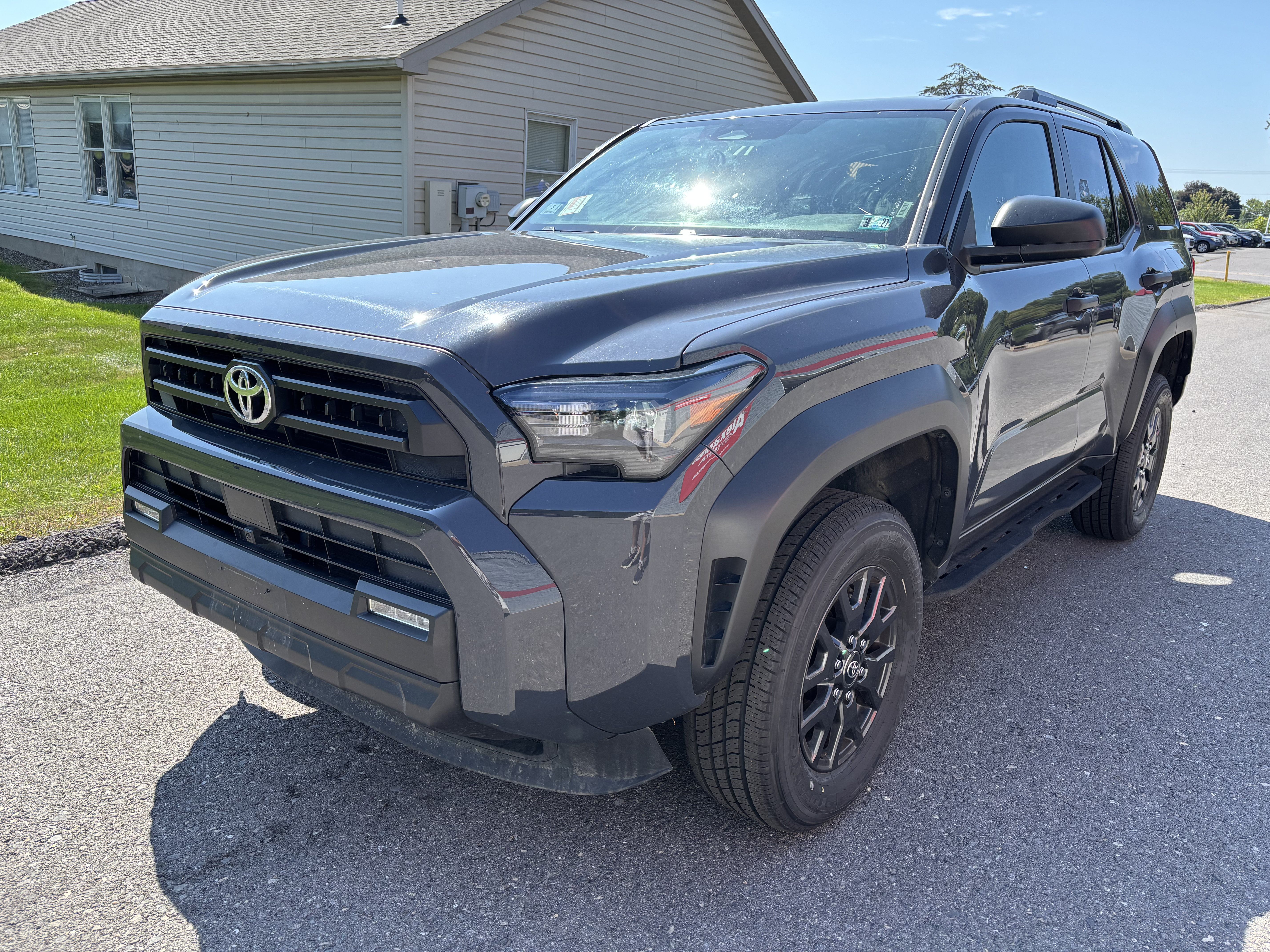 Used 2025 Toyota 4Runner SR5 AWD/4WD image 8