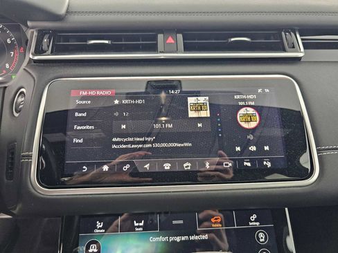 Used 2018 Land Rover Range Rover Velar R-Dynamic HSE AWD/4WD image 25