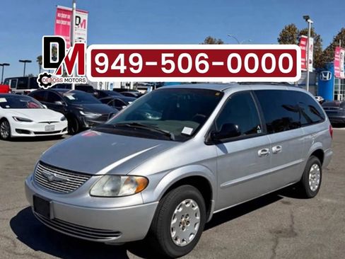 Used 2002 Chrysler Town & Country eL image 1