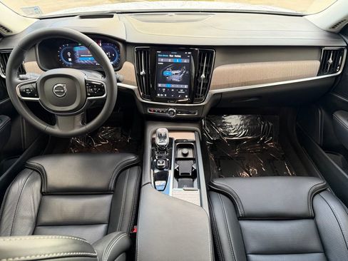Used 2023 Volvo S90 B6 Ultimate image 15