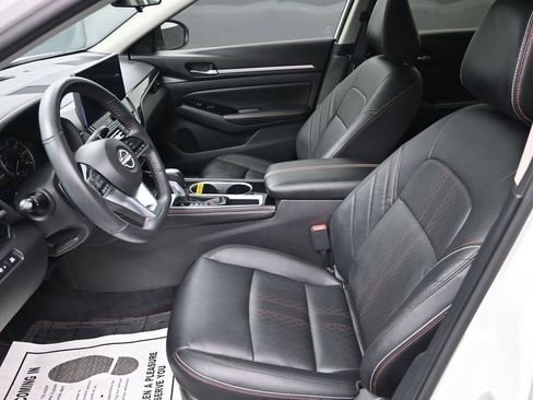 Used 2024 Nissan Altima 2.5 SR w/ SR Premium Package image 14